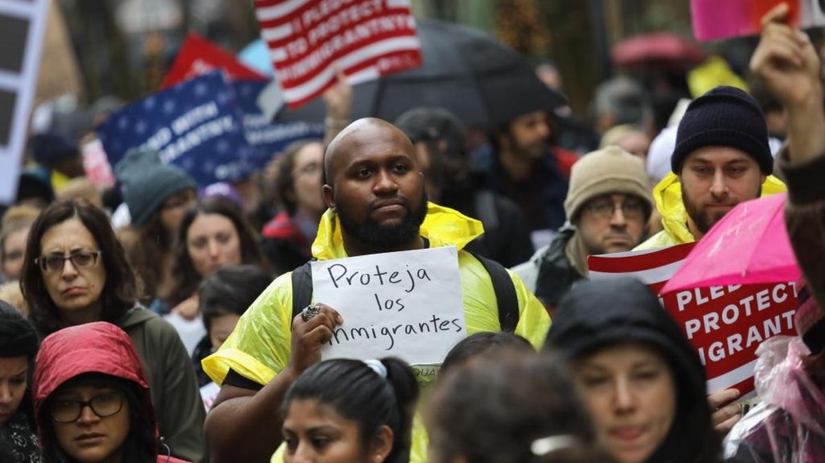 La marcha, desde cerca de la sede de la ONU hasta la Torre Trump, donde vive y tiene su cuartel general el presidente electo, se realizó al conmemorarse el domingo el Día Internacional del Migrante.
