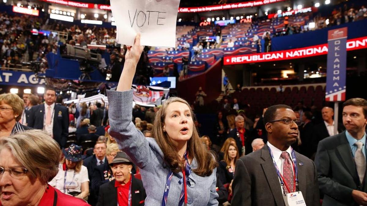 Una delegada durante el primer día de la Convención Republicana en el Centro Nacional Republicano Quicken Loans Arena de Cleveland, Ohio.
