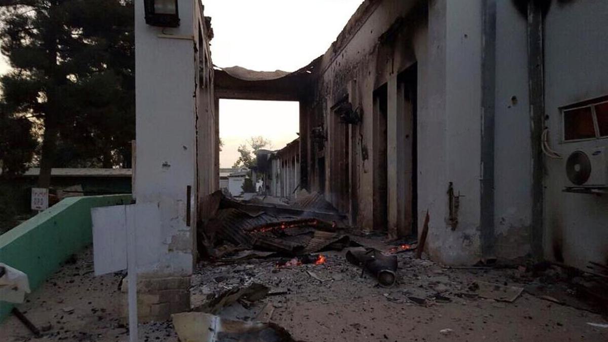 
El Pentágono anunció el sábado que hará pagos en compensación por las muertes y heridos en los ataques aéreos estadounidenses al hospital de Médicos Sin Fronteras en Kunduz, Afganistán.
