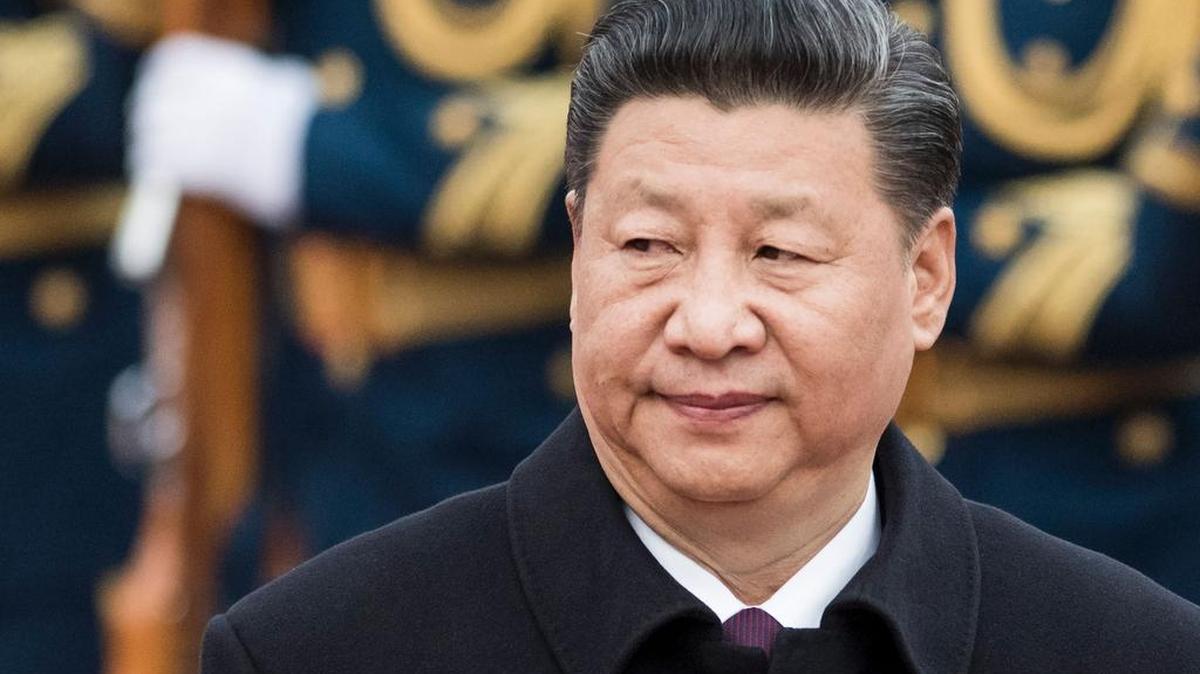 Esta foto de archivo tomada el 30 de marzo de 2017 muestra al presidente chino Xi Jinping asistiendo a una ceremonia en el Gran Salón del Pueblo en Beijing.