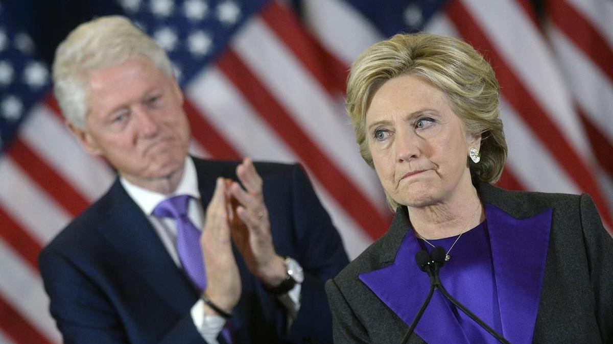 La candidata presidencial Hillary Clinton da su discurso de concesión el 9 de noviembre de 2016, en Nueva York.