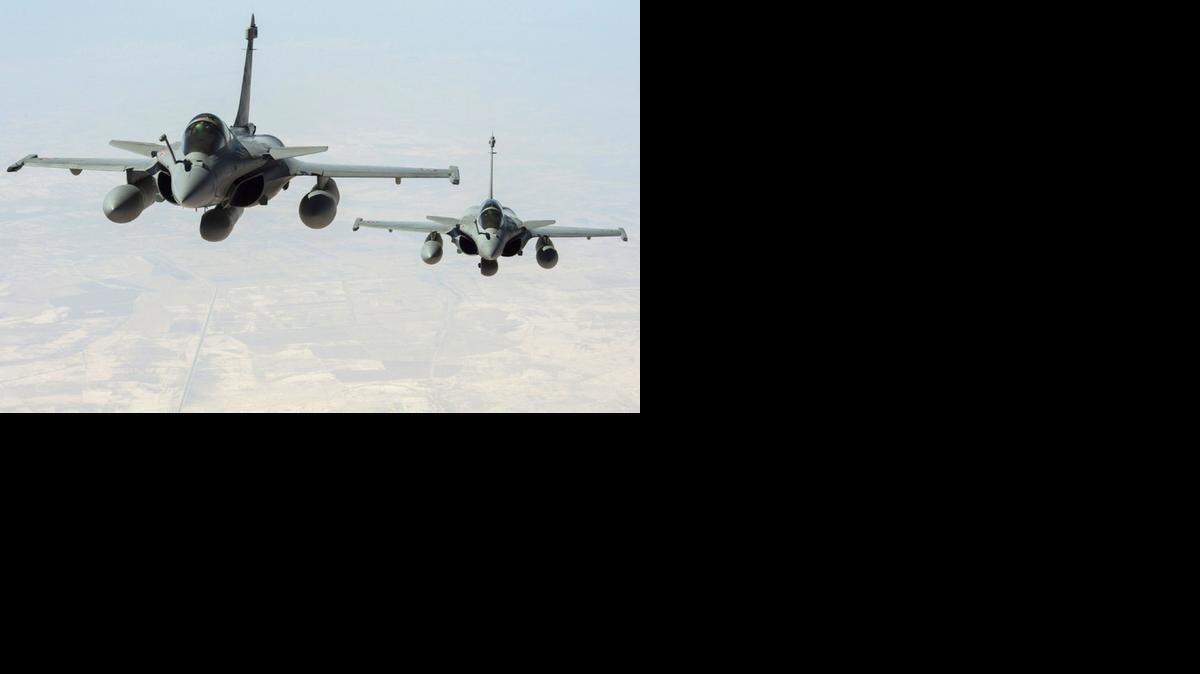 
Aviones realizan una misión de reconocimiento sobre Bagdad antes del ataque aéreo de las fuerzas de Estados Unidos contra los yihadistas.


