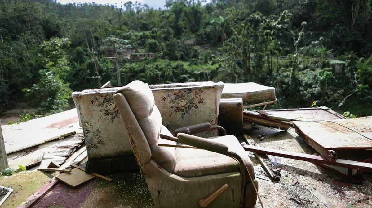 Los restos de una casa destruida por el huracán María en Utuado, Puerto Rico.
