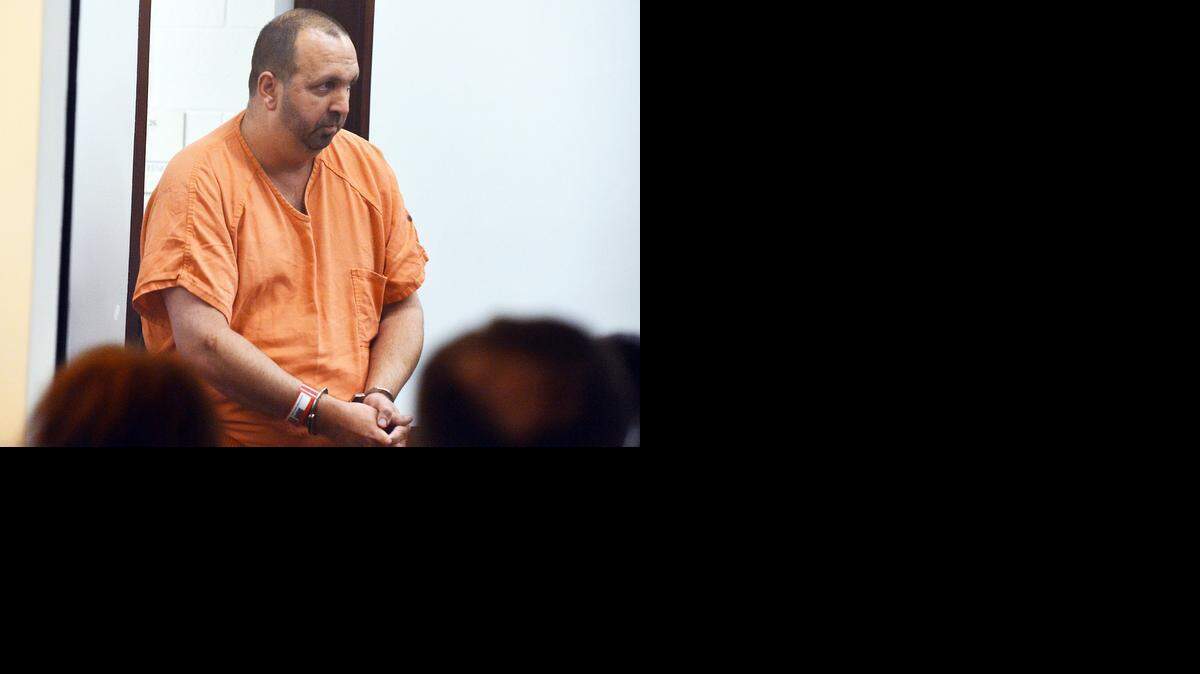 
Craig Hicks, de 46 años y que se declaraba ateo militante, fue acusado por el homicidio la semana pasada de tres musulmanes residentes en el poblado universitario de Chapel Hill.
