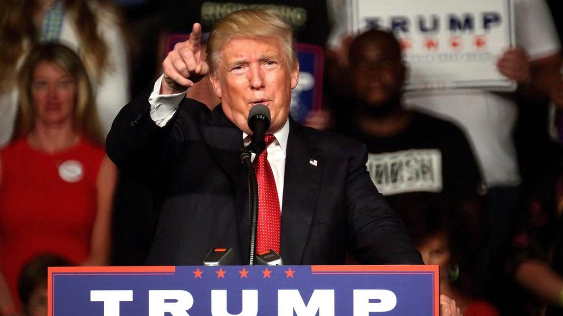 El candidato presidencial republicano, Donald Trump, habla el 19 de septiembre de 2016, en Fort Myers.
