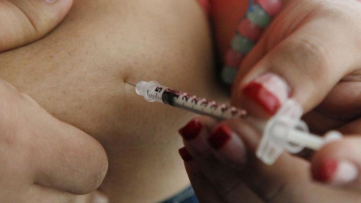 Un nuevo estudio revela que el trasplante de células pancreáticas productoras de insulina puede proteger a los enfermos más graves de complicaciones que pongan en riesgo su vida.