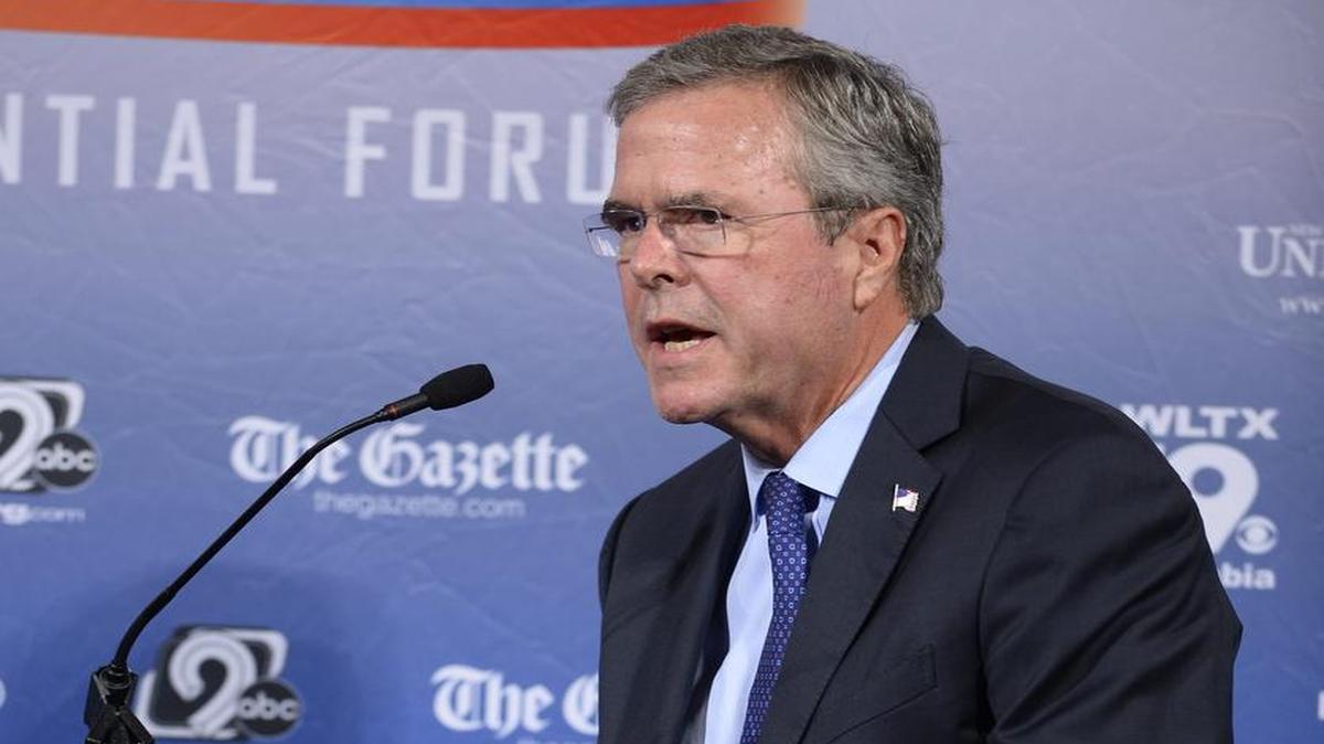 
Jeb Bush asiste este lunes al primer Foro de Votantes en el St. Anselm College de Manchester, New Hampshire. Los votantes de New Hampshire se encontraron con sus potenciales candidatos republicanos en el evento.
