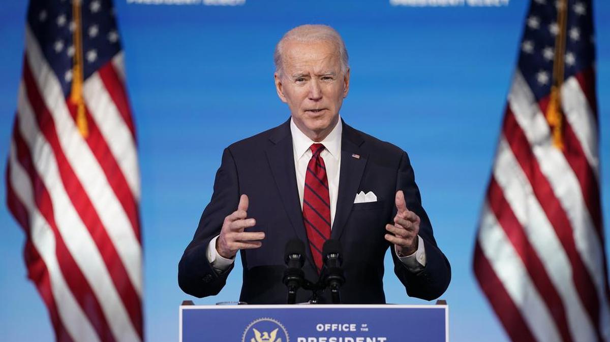 El presidente Joe Biden habla en el teatro The Queen en Wilmington, Delaware, el 15 de enero del 2021.