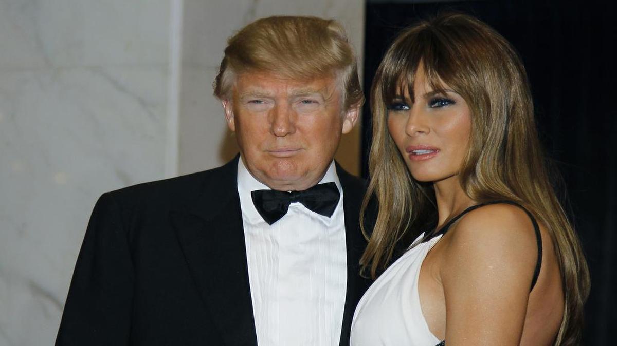 El presidente Donald Trump y su esposa, la primera dama Melania Trump, en una fotografía de archivo el 30 de abril de 2011 en la Cena de los Corresponsales de la Casa Blanca.