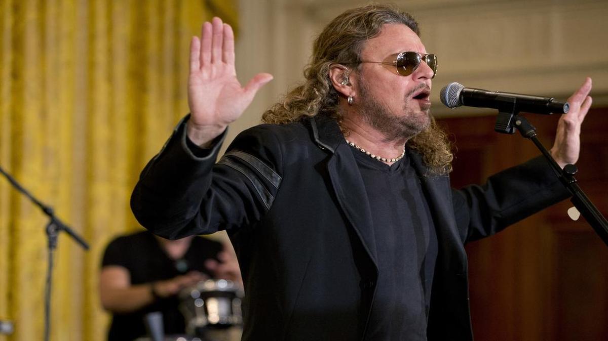 La banda de rock mexicana Maná toca en el Salón Este de la Casa Blanca en Washington, el jueves, 5 de mayo del 2016, como parte de una celebración del Cinco de Mayo.