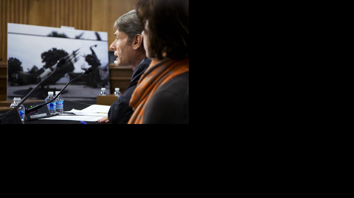 
Tom Malinowski, subsecretario de Estado para Democracia, Derechos Humanos y Trabajo, testifica ante un subcomité del Senado el 3 de febrero, en Washington. Malinowski será el principal representante en las conversaciones con Cuba el 31 de marzo en la capital de EEUU.
