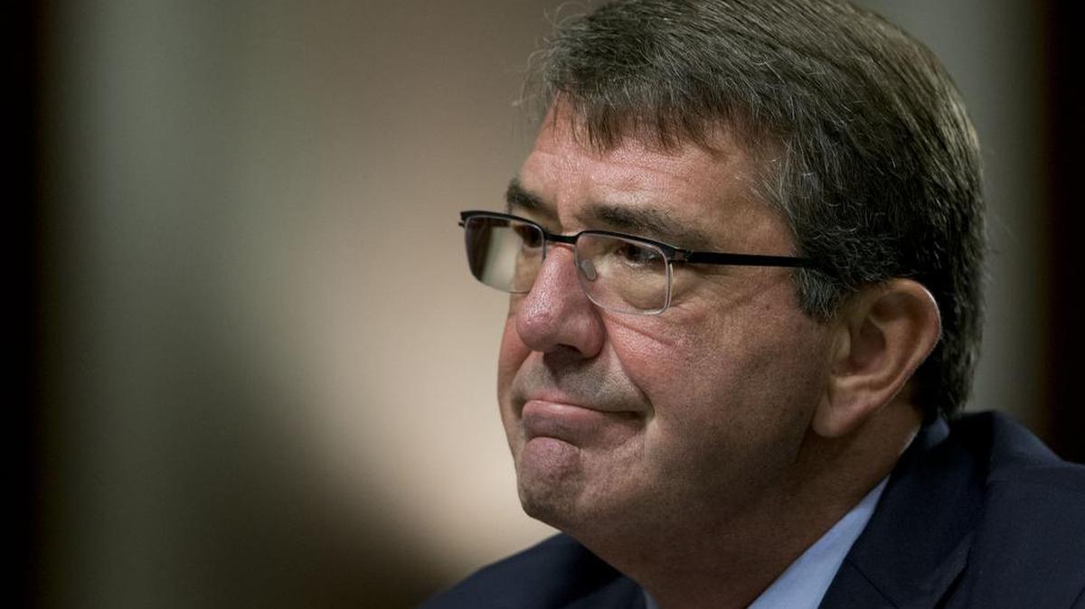 El secretario de Defensa Ash Carter dijo el martes que Estados Unidos está restructurando su estrategia en Irak y Siria.