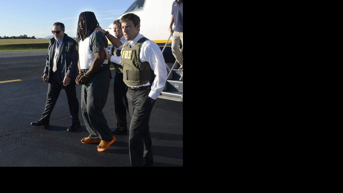 
Jesse L. Matthew Jr., de 32 años, fue arrestado la semana pasada en una playa cerca de Galveston, Texas, y fue trasladado a Virginia para responder a cargos de secuestrar con intenciones de violar a Graham, de 18 años.
