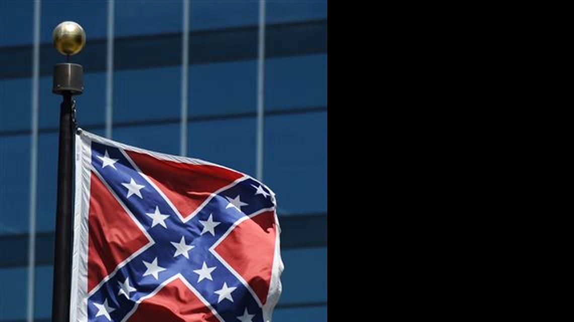 El tiroteo en Charleston (Carolina del Sur) ha reavivado el debate sobre un símbolo que divide a Estados Unidos desde su Guerra Civil: la bandera confederada, historia e identidad para unos y emblema racista para otros.