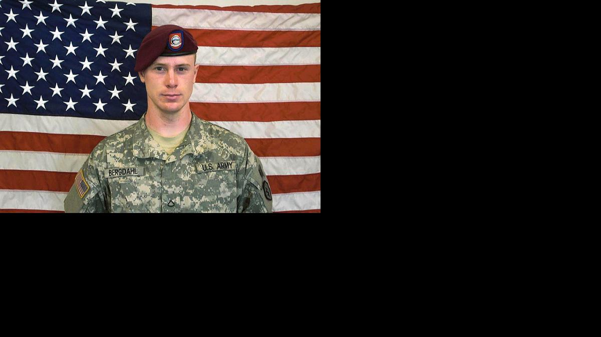 
Bowe Bergdahl, fue acusado de deserción y mala conducta frente al enemigo, informaron funcionarios estadounidenses el miércoles. Foto de archivo
