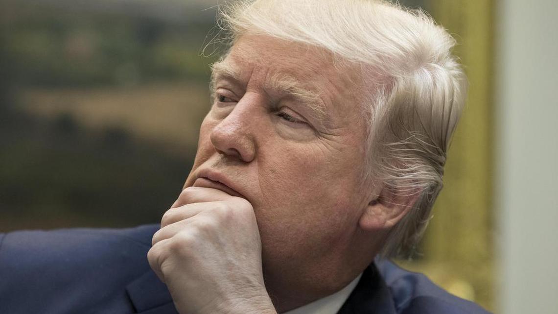 El presidente estadounidense, Donald Trump, asiste a una reunión sobre sanidad en la sala Roosevelt de la Casa Blanca, en Washington, Estados Unidos, el 13 de marzo de 2017.