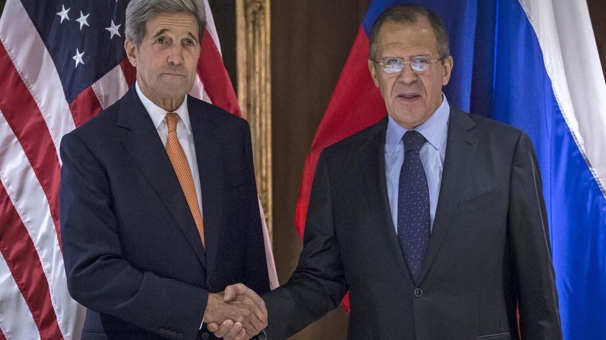 El secretario de Estado, John Kerry, y su homólogo ruso, Serguéi Lavrov, conversaron el lunes sobre el conflicto en Siria