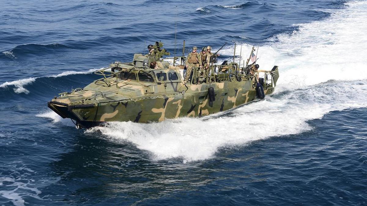 Washington está en contacto con Irán sobre la situación de dos barcos estadounidenses en el Golfo con 10 marinos a bordo.