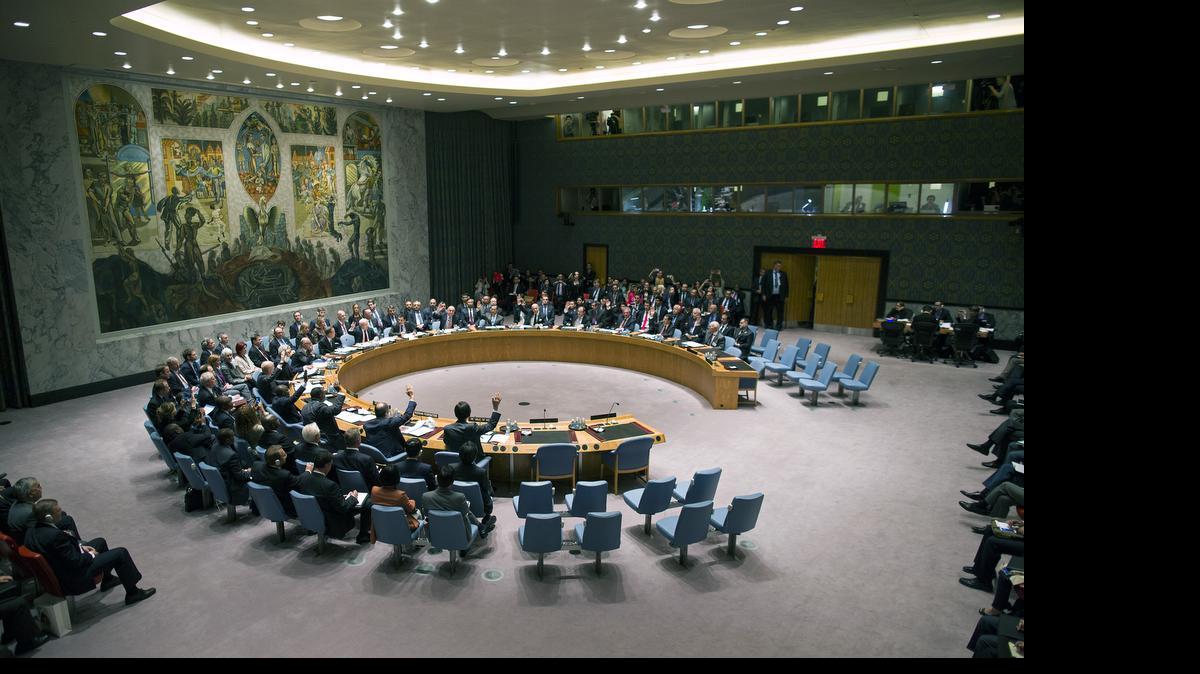 
La Asamblea General de las Naciones Unidas seleccionó a Nueva York como la casa de su sede permanente en 1946, desbancando a otros rivales como San Francisco, Filadelfia, Boston o Chicago. En la foto, un encuentro del Consejo de Seguridad.

