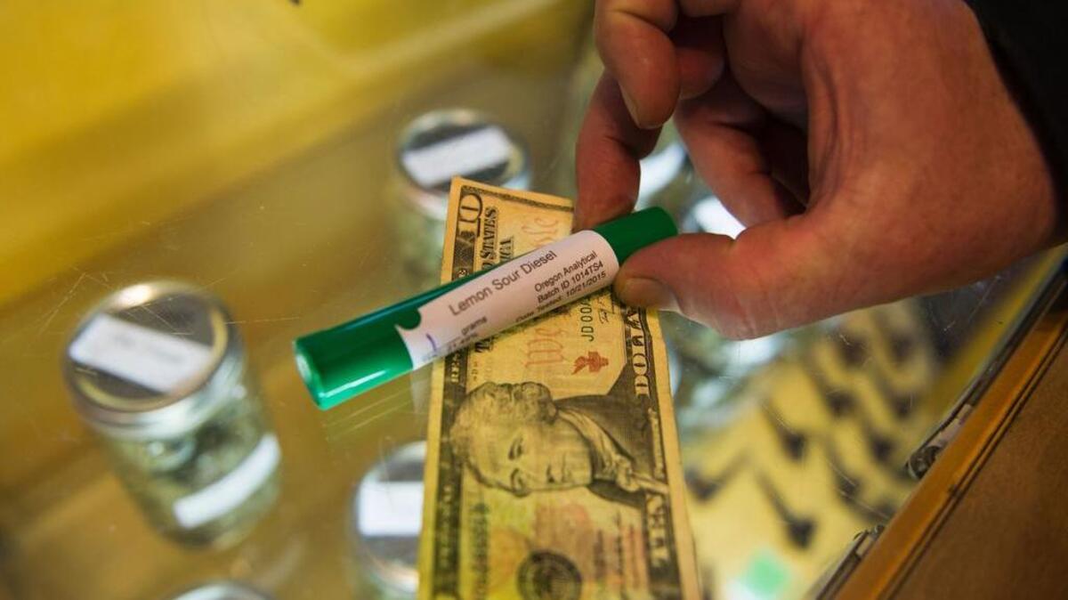 Desde que Colorado legalizó la marihuana de uso recreativo en 2012, siete estados estadounidenses le siguieron el paso, entre ellos California y Massachusetts, además de la capital federal, Washington.