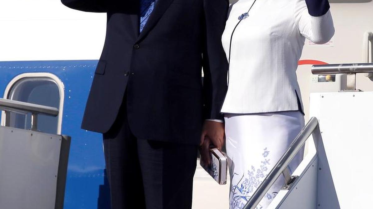 
El presidente chino, Xi Jinping, llegó este martes con su esposa Peng Liyuan a la ciudad de Seattle, en el estado de Washington, en visita empresarial.

