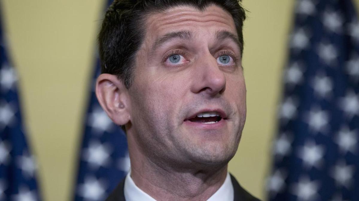 La Casa Blanca acusó el lunes al nuevo presidente de la Cámara de Representantes, Paul Ryan, de “flirtear con la extrema derecha”.