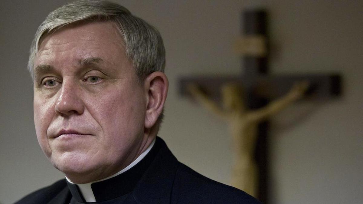 
El Arzobispo de Milwaukee Jerome Listecki durante una conferencia de prensa el martes en St. Francis, donde hizo el anuncio del pago de las demandas. 
