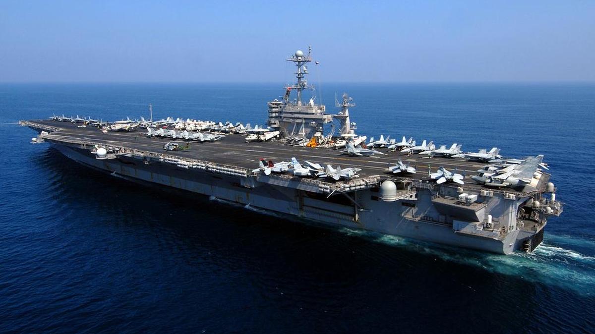 China negó al portaaviones de EEUU USS John C. Stennis y a otras embarcaciones estadounidenses realizar una “visita portuaria” al puerto de Hong Kong, según informó hoy la cadena CNN.
