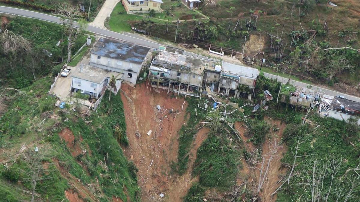 Fotografiá aérea donde se observan los daños ocasionados por el huracán María en la zona de Jayuya, Puerto Rico, el 11 de octubre de 2017.