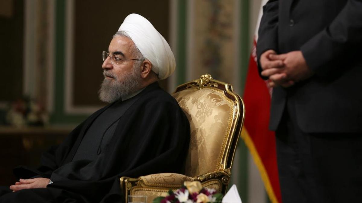 El presidente iraní Hassan Rouhani afirmó que “en caso de que esta decisión se aplique sería una violación flagrante” del acuerdo.