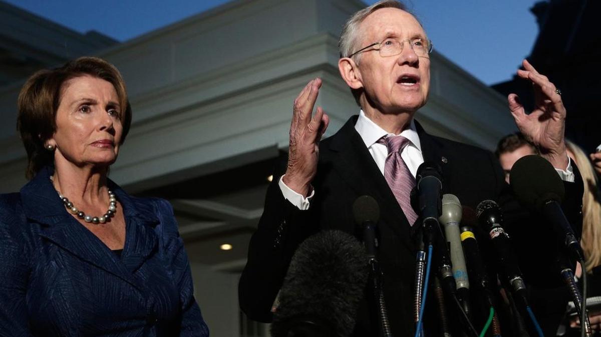 Entre los firmantes estan la líder de la Minoría Demócrata en la Cámara, Nancy Pelosi, y el líder de la Minoría Demócrata en el Senado, Harry Reid. Foto de archivo