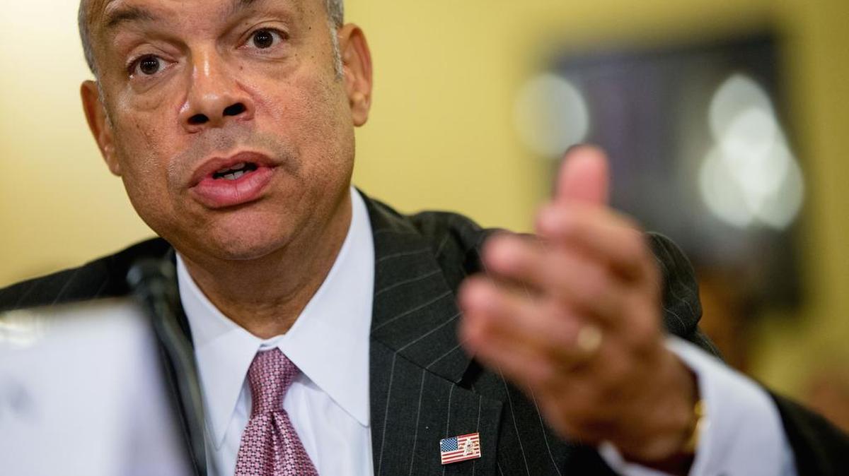 El secretario de Seguridad Nacional, Jeh Johnson, anunció nuevas medidas de seguridad aeroportuaria por investigación del avión ruso que cayó en Egipto.