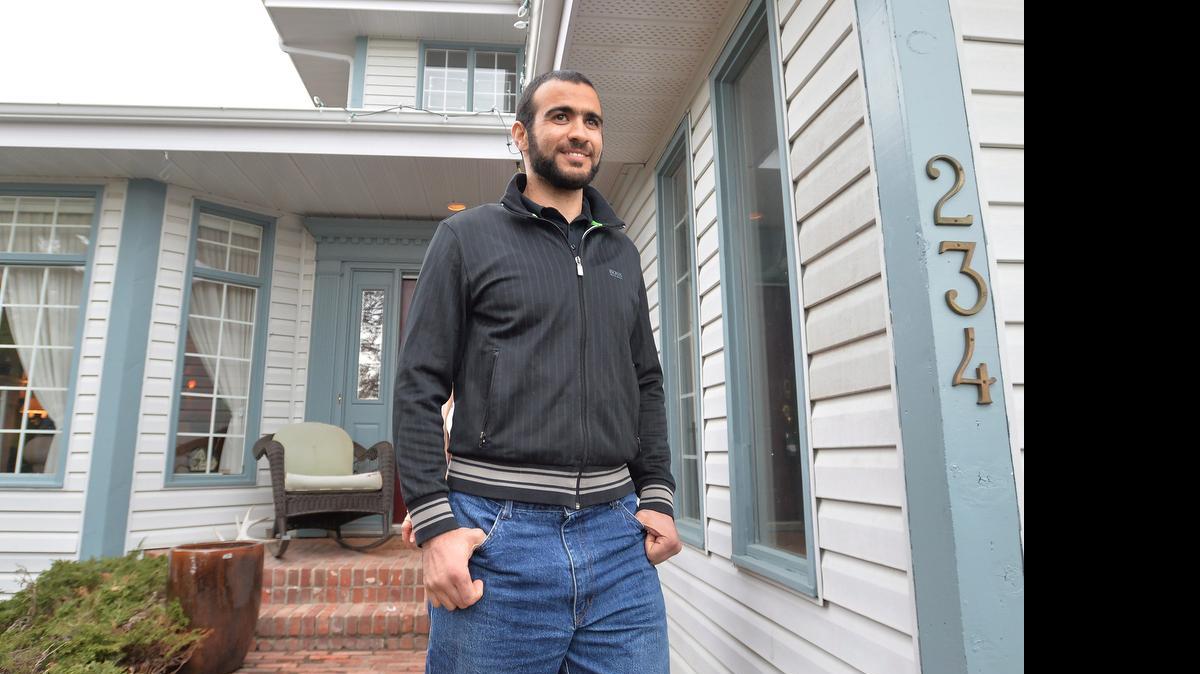 
Khadr fue repatriado a Canadá en septiembre de 2012, después de pasar diez años en la prisión militar estadounidense de Guantánamo, Cuba, tras su arresto en Afganistán en 2002. Foto de archivo

