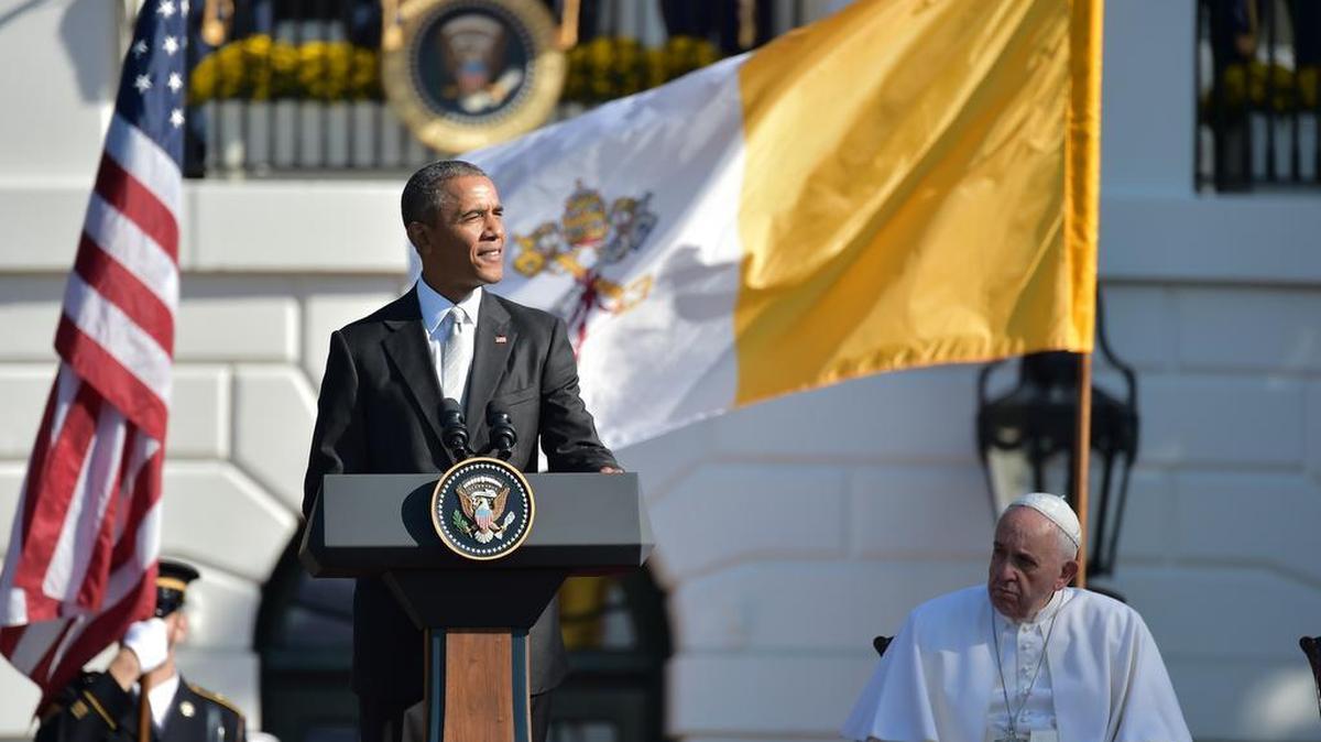 
El presidente Barack Obama recibió al papa Francisco en los jardines de la Casa Blanca el miércoles 23 de septiembre.

