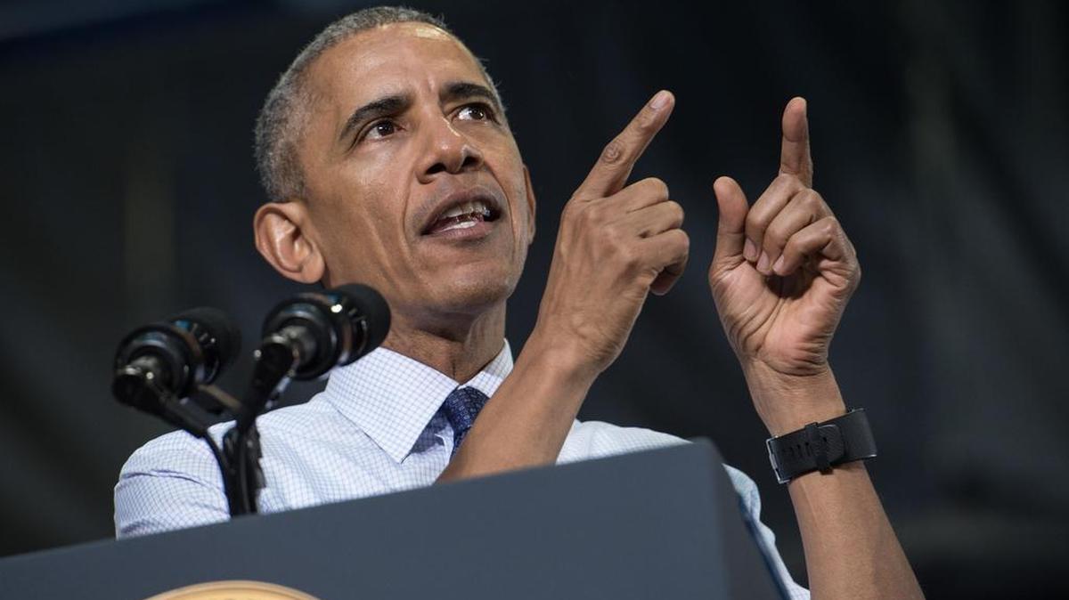 El presidente de EEUU Barack Obama habla en un evento en Jacksonville, Florida, el 3 de noviembre de 2016.