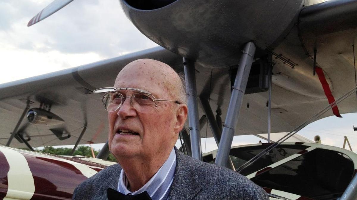 
Forrest Bird fue un aviador estadounidense que salvó innumerables vidas al inventar el primer respirador moderno.
