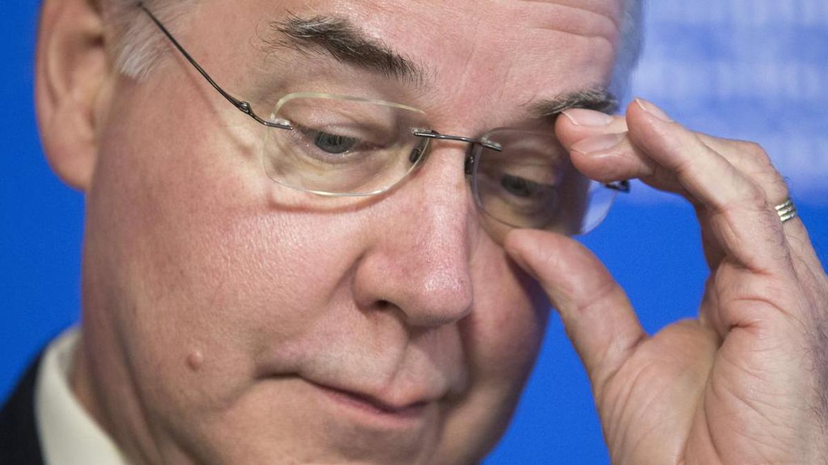 Fotografía que muestra al secretario de Salud y Servicios Humanos, Tom Price, hablando este jueves 28 de septiembre de 2017, durante una rueda de prensa para resaltar la importancia de la prevención de la gripe en el Club Nacional de Prensa en Washington, DC.