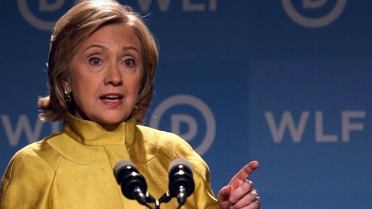 
La ex secretaria de Estado Hillary Clinton habla durante un evento para mujeres.
