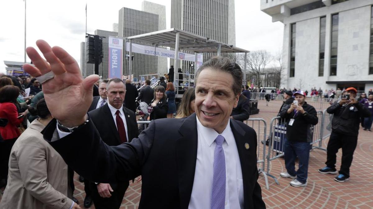 El gobernador de Nueva York Andrew Cuomo recibió la misiva firmada por unos 40 multimillonario.