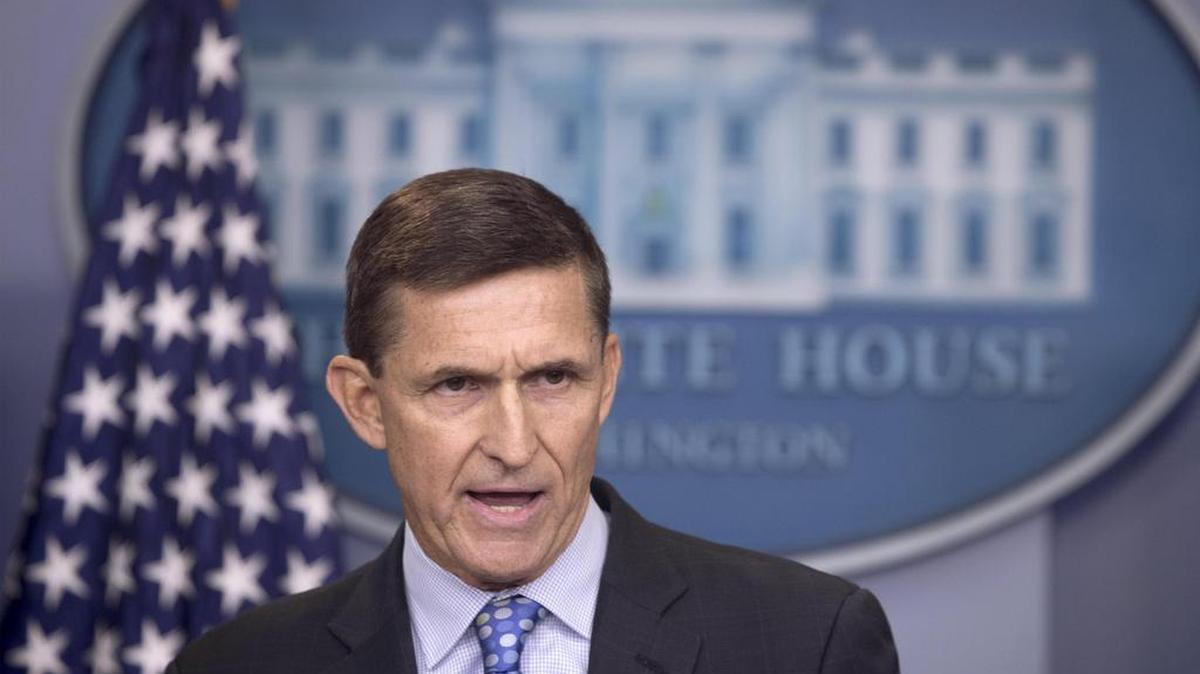 Fotografía de archivo del 1 de febrero de 2017 de Michael Flynn, el ex asesor de seguridad nacional del presidente estadounidense, Donald Trump, durante una rueda de prensa en la Casa Blanca, Washington, DC.
