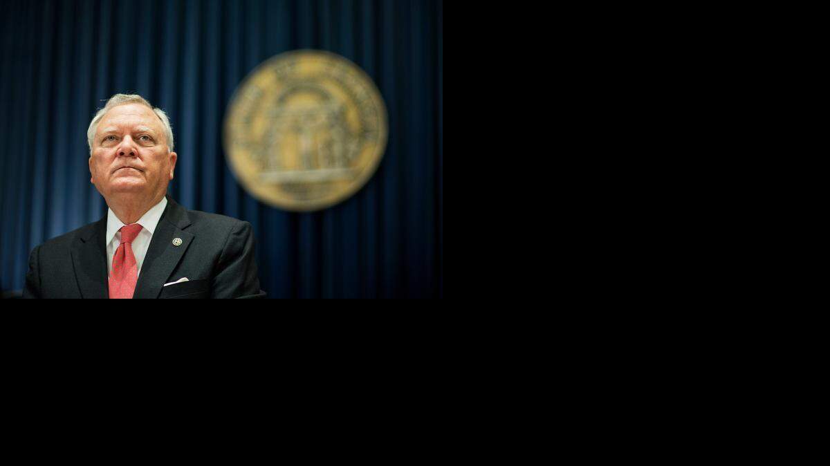 <cutline_leadin>El gobernador</cutline_leadin> de Georgia, Nathan Deal, ordenó que se preparen para cumplir con la regulación sobre el uso de marihuana con fines medicinales.
