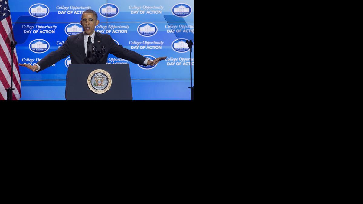 
El presidente Obama, pronuncia un discurso durante la cumbre sobre Oportunidades en la Universidad en el edificio Ronald Reagan, en Washington, el jueves.


