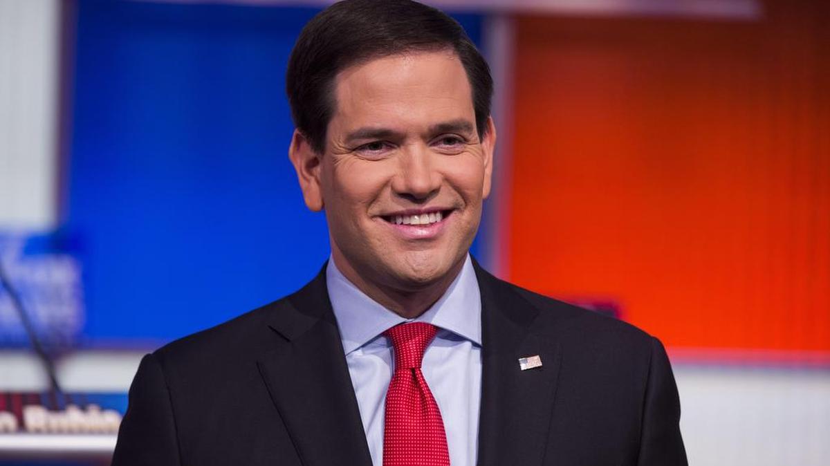 El senador por Florida Marco Rubio participa un debate de candidatos presidenciales del partido Republicano, organizado por la cadena Fox News y Google, el jueves 28 de enero de 2016, en el Centro de Eventos Iowa en Des Moines, Iowa.