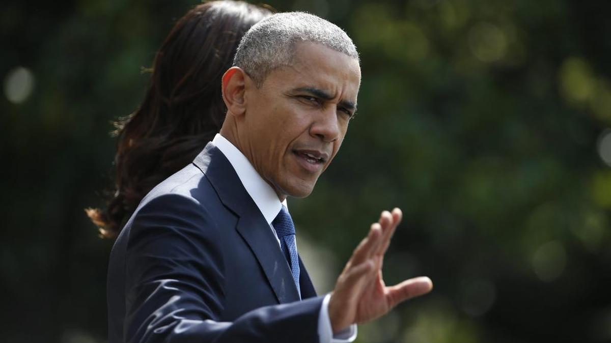 El presidente estadounidense Barack Obama y su mujer Michelle Obama a su salida de la Casa Blanca, Washington, Estados Unidos hoy 12 de julio de 2016 con destino a Dallas, Texas, escenario de la matanza de cinco policías.