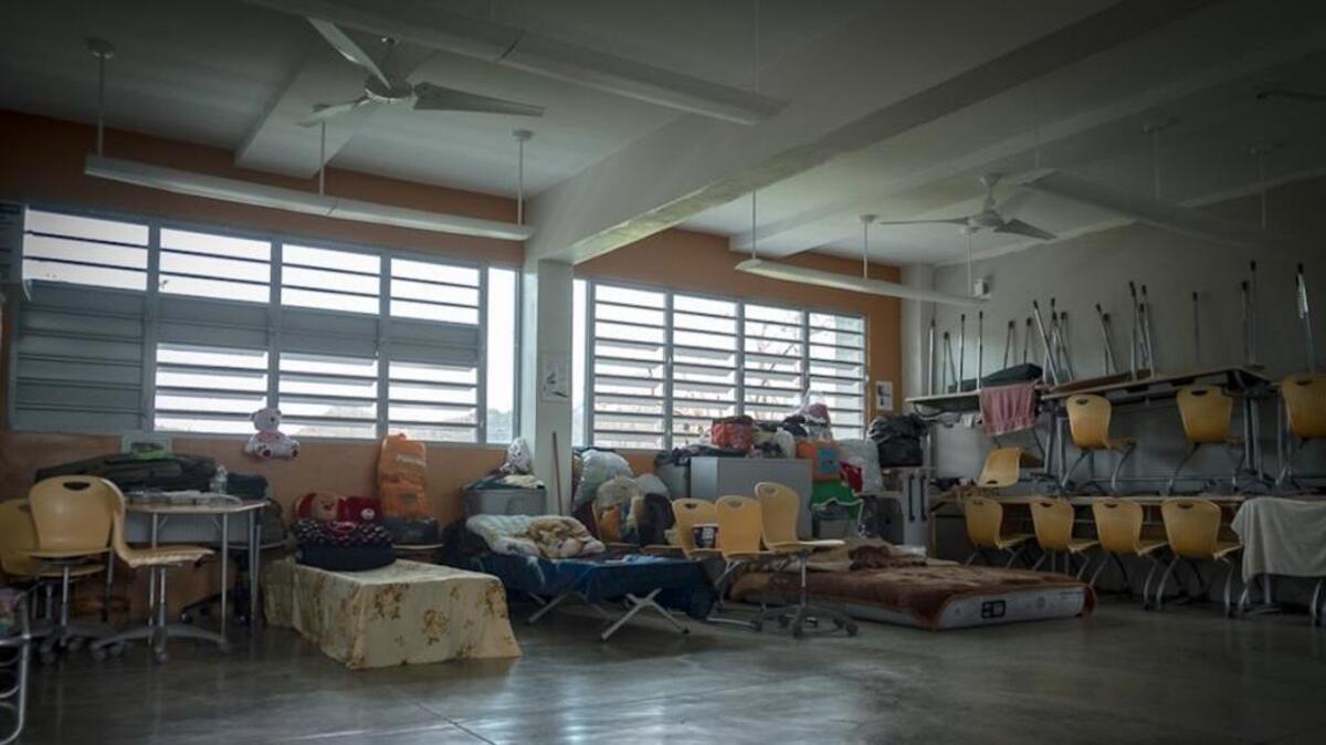 Uno de los salones que sirvieron de refugio en la escuela Domingo Aponte Collazo de Lares.