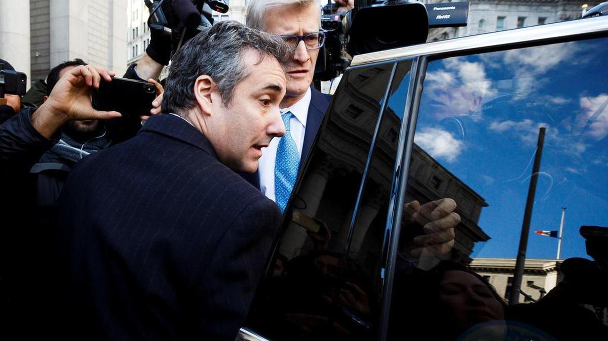 Michael Cohen, ex abogado personal del presidente estadounidense, Donald Trump, abandona el tribunal federal de Nueva York, Estados Unidos, el 29 de noviembre de 2018.