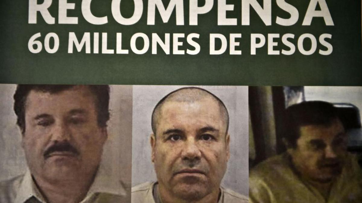 Fotografía de un anuncio publicado en periódicos que ofrece 60 millones de pesos (3.8 millones de dólares aproximadamente) de recompensa a cualquier persona con información que lleve a la recaptura de Joaquín "El Chapo" Guzmán Loera, en la Ciudad de México el 16 de julio de 2015.