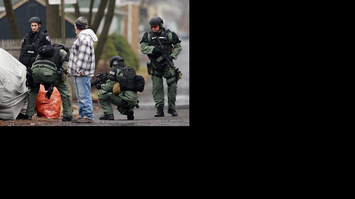 
La policia encontró los restos de Bradley William Stone, de 35 años de edad, cerca de su casa en Pennsburg.
