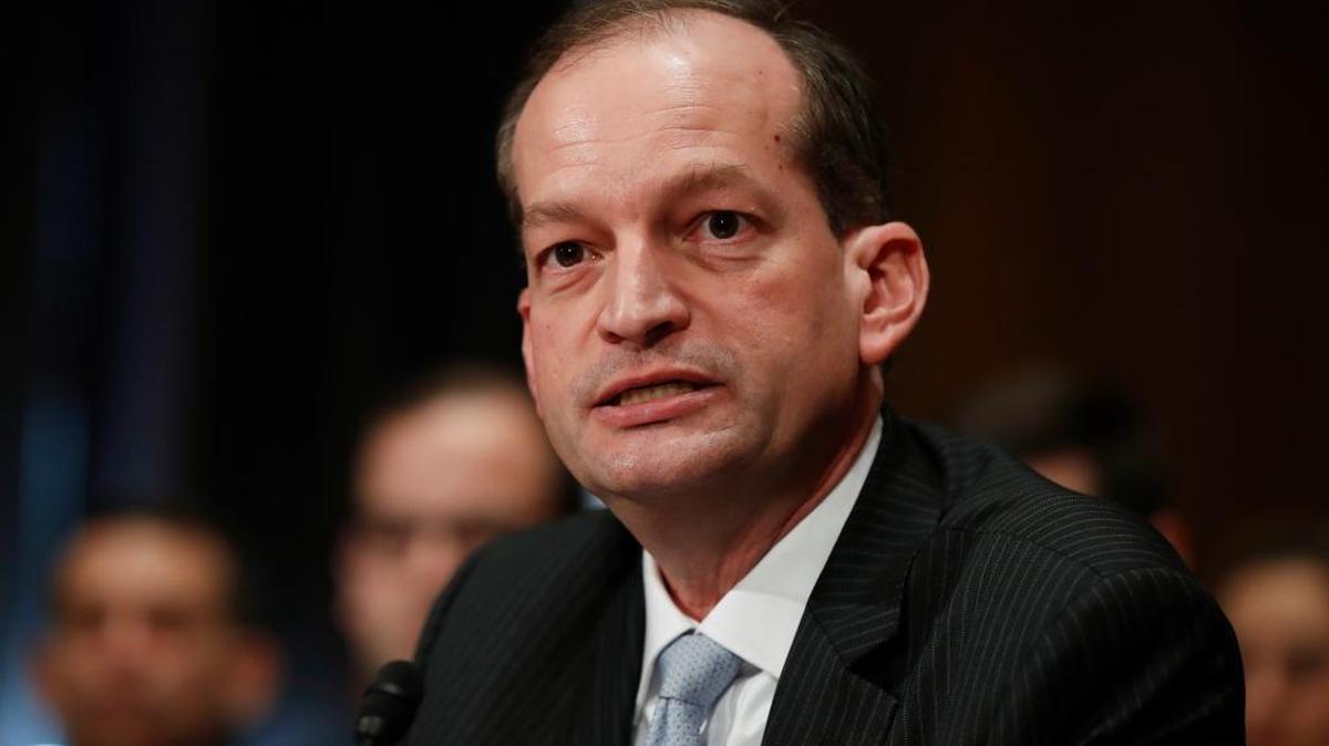 El entonces nominado a secretario del Trabajo, Alexander Acosta, testifica en el Capitolio en Washington. Hoy fue confirmado como miembro del gabinete presidencial.
