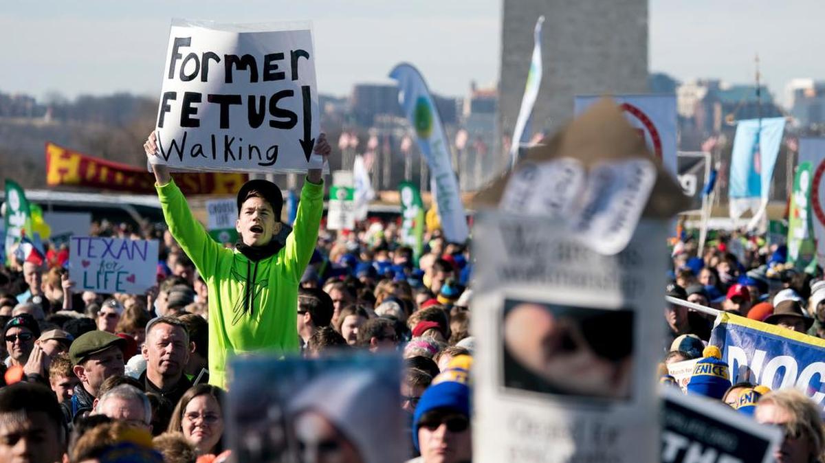 Activistas antiaborto se reúnen en el National Mall durante la Marcha por la Vida anual, en Washington D.C., el 19 de enero del 2018.